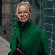 Koženou ledvinku bumbag od značky .about leather. si oblíbila herečka a moderátorka Jitka Asterová. Kabelka stojí 4600 Kč.