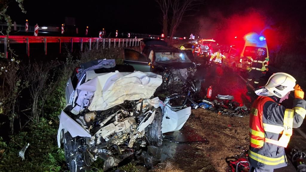 Obětí tragické srážky dvou aut na Olomoucku je patnáctiletá dívka