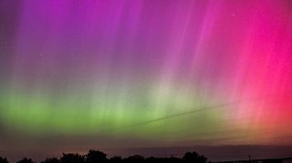 Následující noci projasní polární záře. Její krásu naruší svit Měsíce 