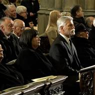 Prezident Petr Pavel ve společnosti exprezidentů Miloše Zemana s chotí Ivanou a Václava Klause s chotí Livií.