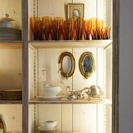 Michal je také sběratel starožitného nádobí.