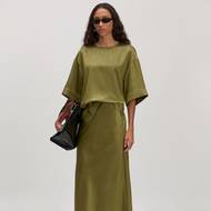 Halenka, 1599 Kč, sukně 1899 Kč, Edited (Zalando)