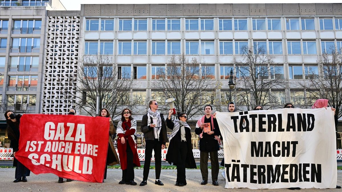 Propalestinští aktivisté obsadili v Berlíně vestibul veřejnoprávní televize ZDF