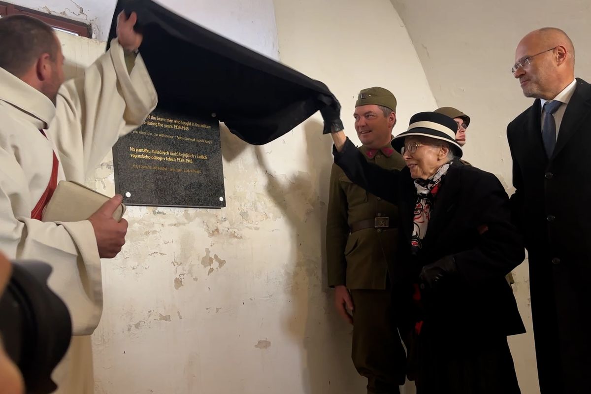 Na cele v Terezíně odhalili pamětní desku generálovi Krejčímu, kterého věznilo gestapo