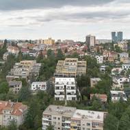 Architektonický návrh domu velice hezky vystihl styl okolní zástavby, díky čemuž do ní objekt skvěle zapadl.