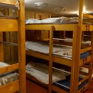 Lůžka na noclehárně Hermes