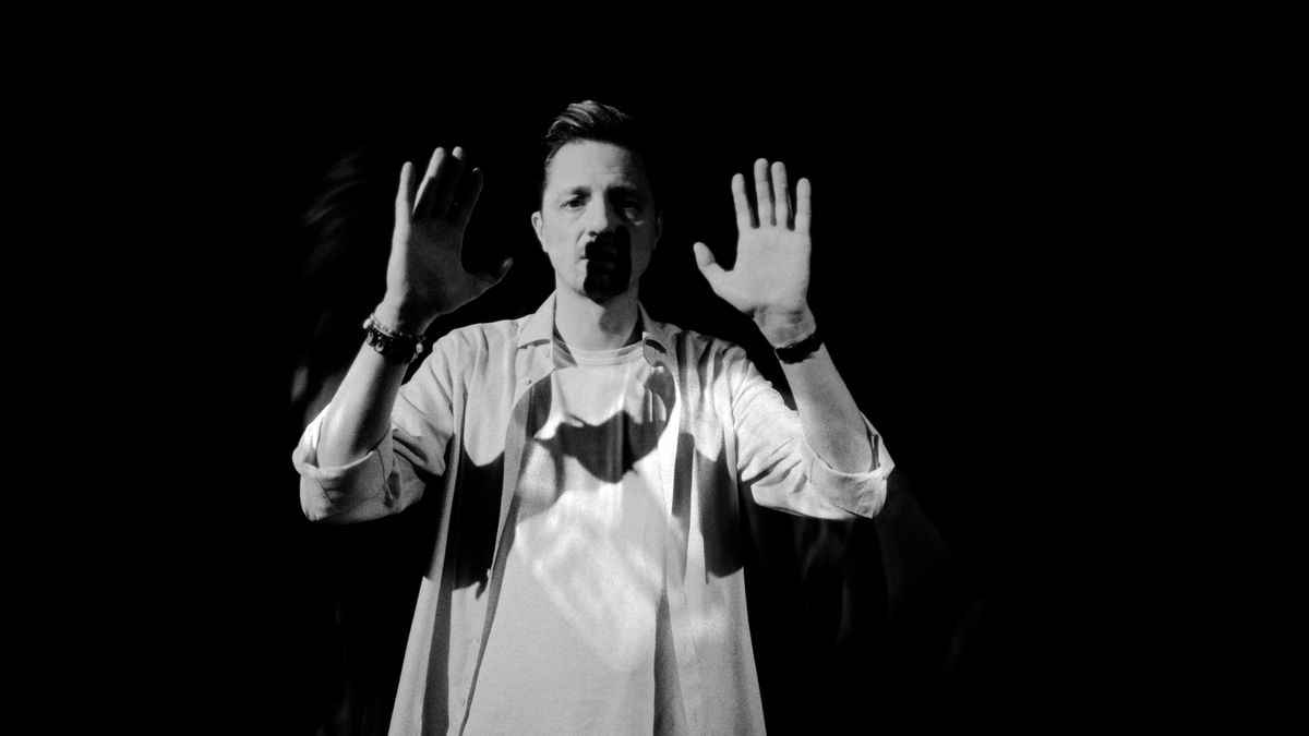 Romeo a Julie v Doupěti. Ondřej Ruml natočil klip s Katarínou Knechtovou