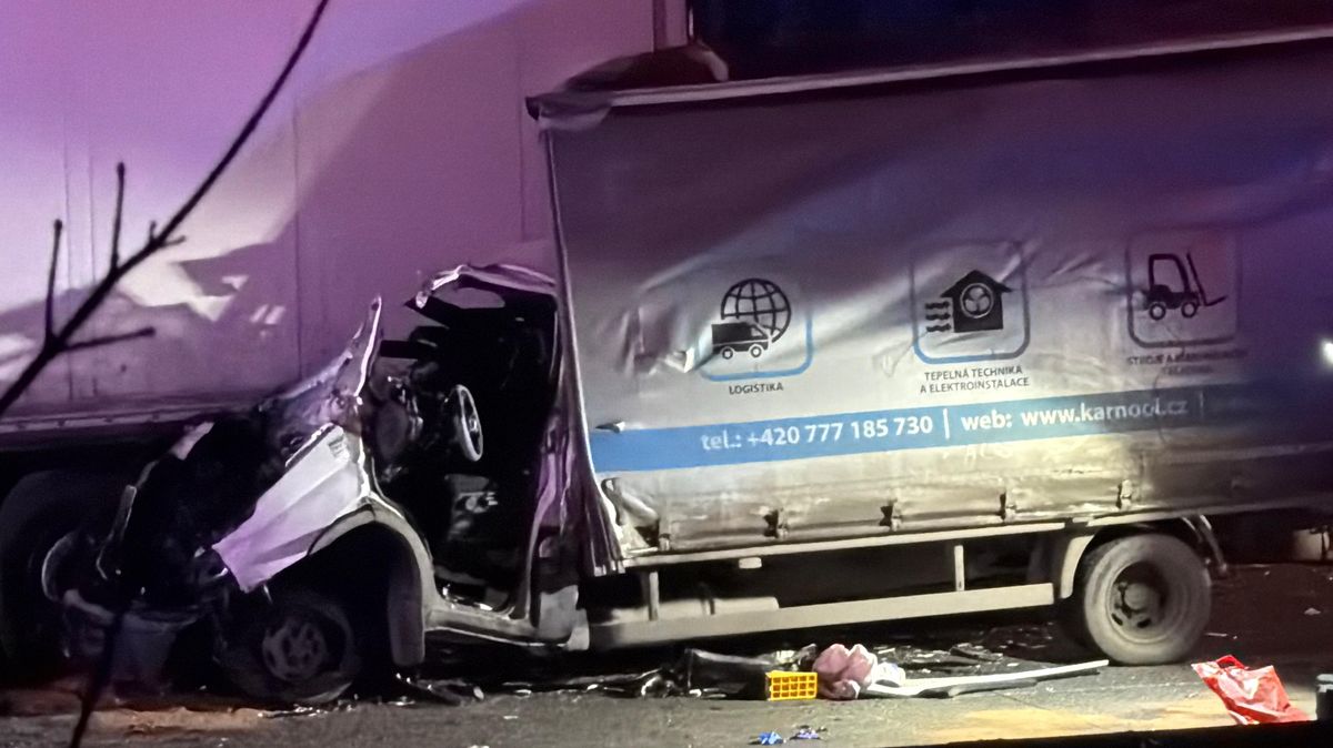 Nehoda dodávky a kamionu uzavřela Pražský okruh ve směru na letiště