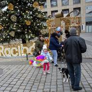 Vánoční strom na náměstí v Ratiboři.