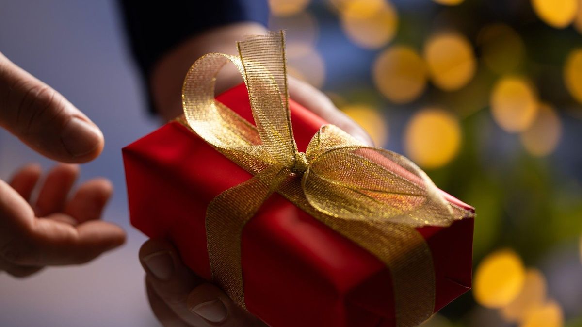Inspirace na vánoční dárky pro muže: Od praktických vychytávek po nezapomenutelné zážitky