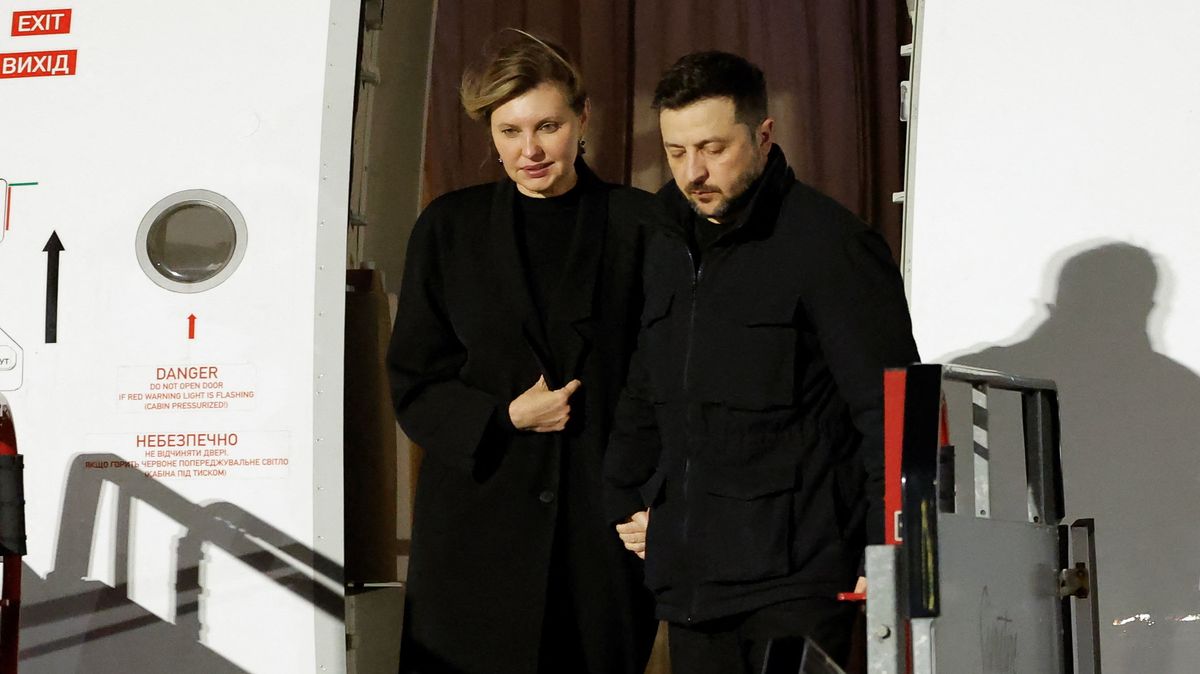 Zelenského letadlo na cestě do Dublinu pronásledovaly záhadné drony