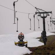 Teploty se i v noci drží nad minimální teplotou pro umělé zasněžování. 