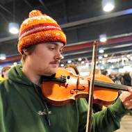 Při hraní na nádraží se dresscode dodržovat nemusí. Vždyť původní smysl akce byl rozdat vánoční naději v neutěšeném prostředí. 