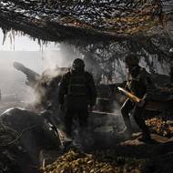 O pár dní později, 20. ledna 2025, jsem strávil den na pokrovské frontě s ukrajinskými dělostřelci. Používali staré italské houfnice 105mm Melara Mod. 56. Stříleli na Rusy vzdálené pouhé 4 km. Ukrajinci si lehká děla docela pochvalovali.