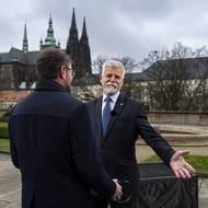 Prezident se netají tím, že není fanouškem přednášení projevů. O to uvolněnější byla atmosféra po skočení natáčení.