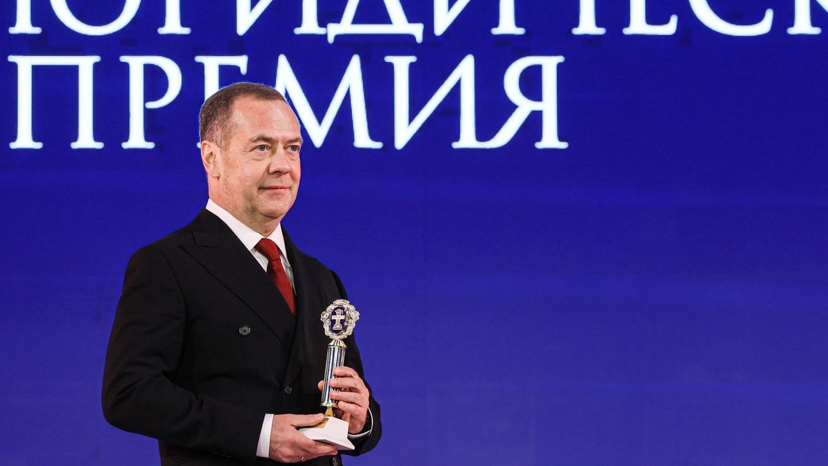 Rozmrazte naše aktiva a ve válce vás porazíme, hrozí Evropě Medvěděv