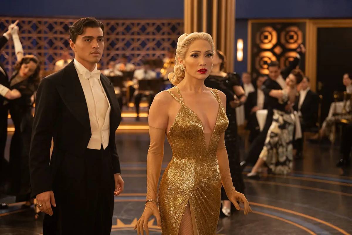 Aurora (Jennifer Lopezová) a Kendall (Tonatiuh)