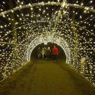 Oblíbenou atrakcí na Hrádku jsou světelné tunely.