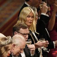 U stolu nechyběla ani německá topmodelka Claudia Schifferová žijící ve Spojeném království.