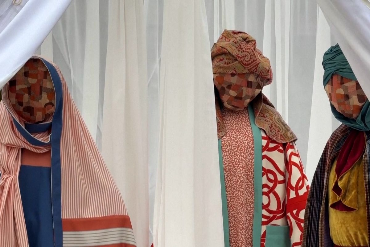 Proč nemají obličej? Vánoční betlém v Bruselu budí kontroverze