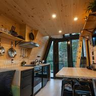 Přízemí je zařízeno ke společenskému životu.