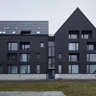 Stavba je jednoduchá a nadčasová. 