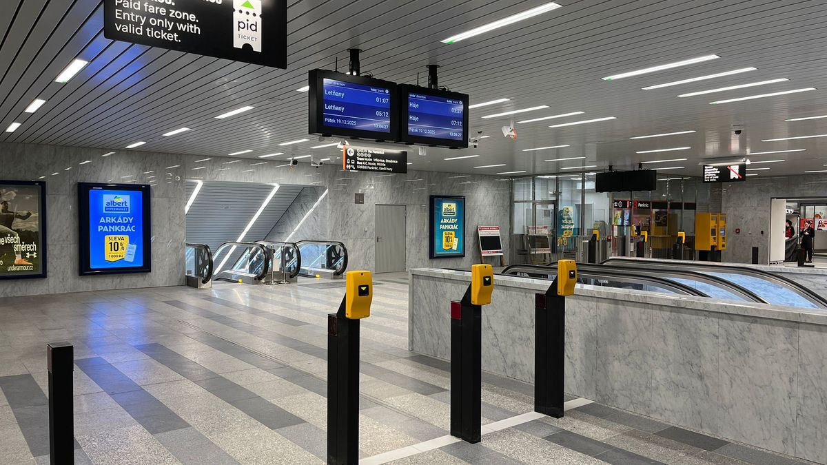 Stanice metra Pankrác se opět otevřela, úplně doladěná ještě není