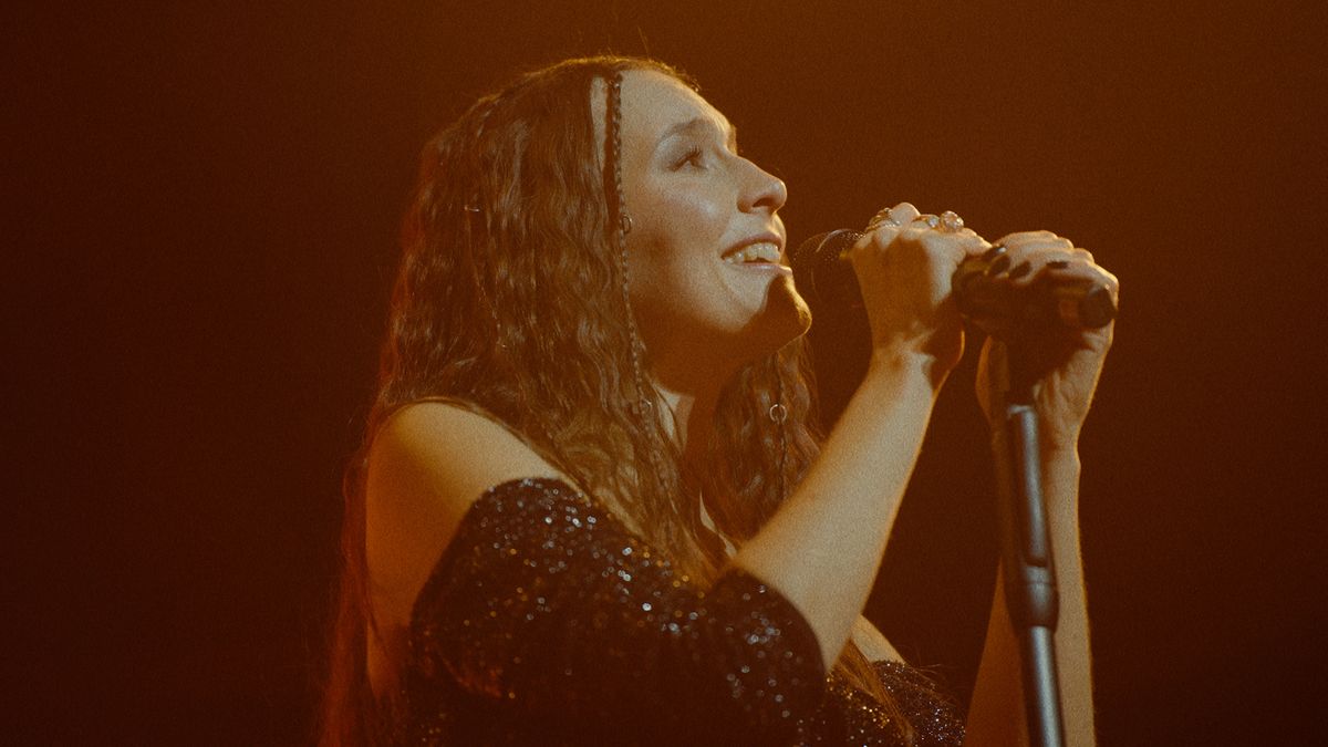 Neboj se, já tady budu, zpívá Kateřina Marie Tichá ve vzpomínce na svého dědečka v novém klipu