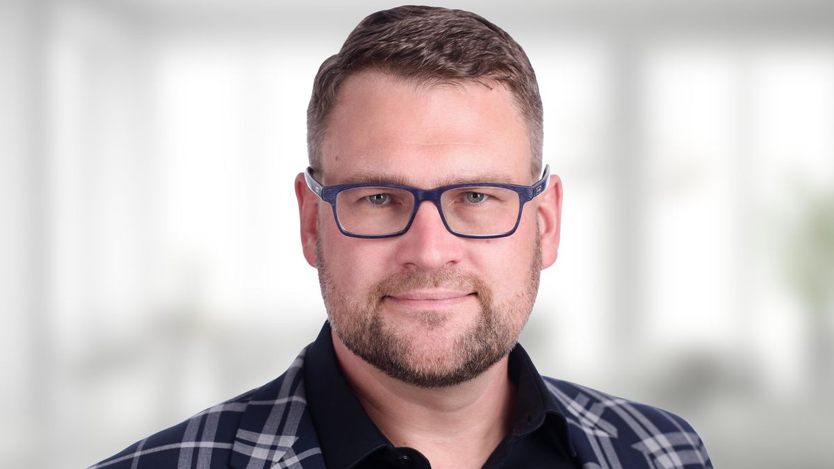 Masivně se přesouváme z vany do sprchy. Kupci u bytů řeší každý metr, říká makléř