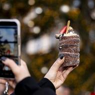 „Tradiční český trdelník.“ Na fotkách zřejmě vypadá dobře.