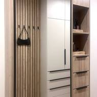 Největší výzvou projektu byla předsíň. Ta má atypicky umět plnit i funkci obytného prostoru.