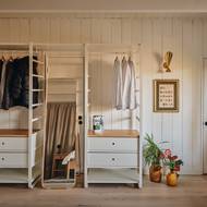 V přízemí jsou dvě ložnice, v patře je pak ještě jedna, pro hosty.