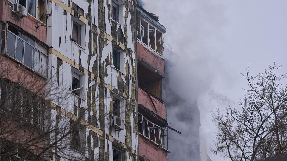 Mohutný ruský útok na Kyjev: Jeden mrtvý, přes milion odběratelů bez elektřiny