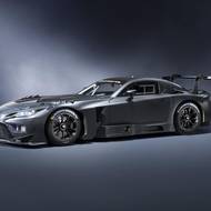 Vedle silniční verze automobilka představila také závodní speciál s označením GR GT3.