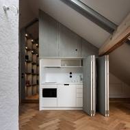 Kuchyňka je malá, ale na občasné vaření stačí. 