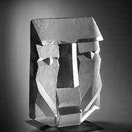 „Sklo je na mě moc efektní, ale bavila mě jeho transparentnost v hmotě,“ říká sochař.