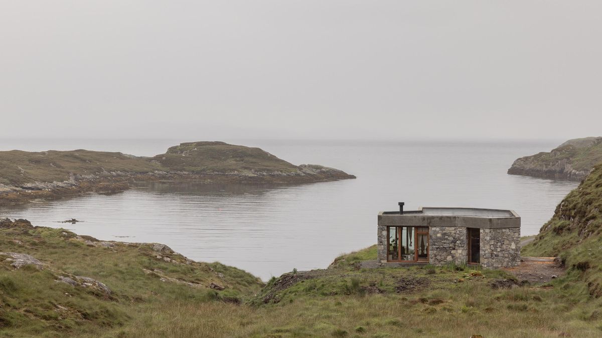 Dům roku RIBA 2025 je menší stavbou, která téměř splývá s okolím