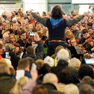 Akce tradičně končí přídavkem: koledou Narodil se Kristus pán. 