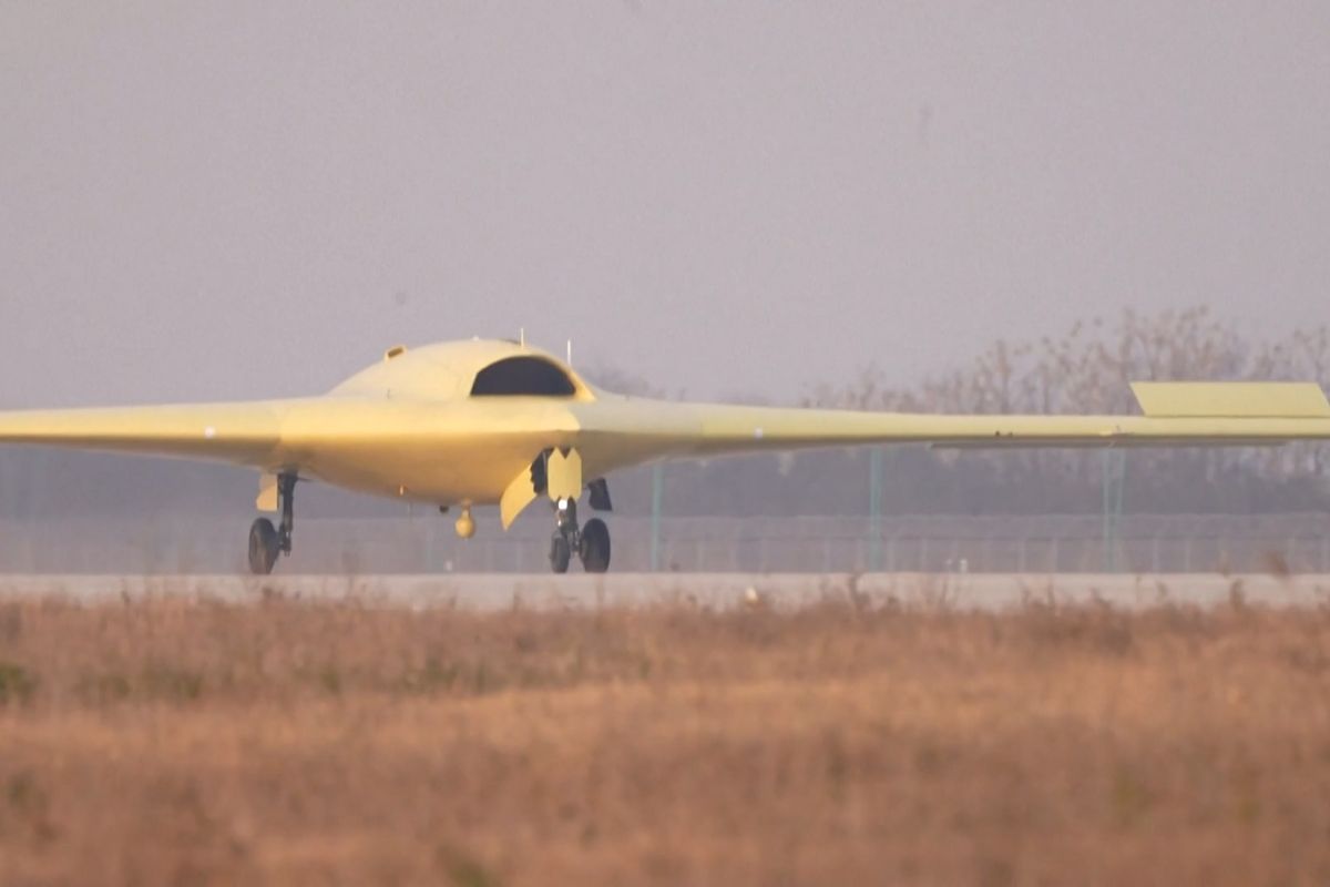 Čínský vysokorychlostní dron schopný letět ve vysokých výškách podnikl první zkušební let