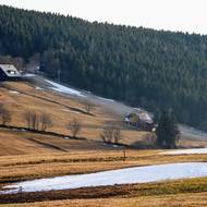 Lyžařská sezona? V českých střediscích ještě zima vládu po podzimu určitě nepřevzala. 
