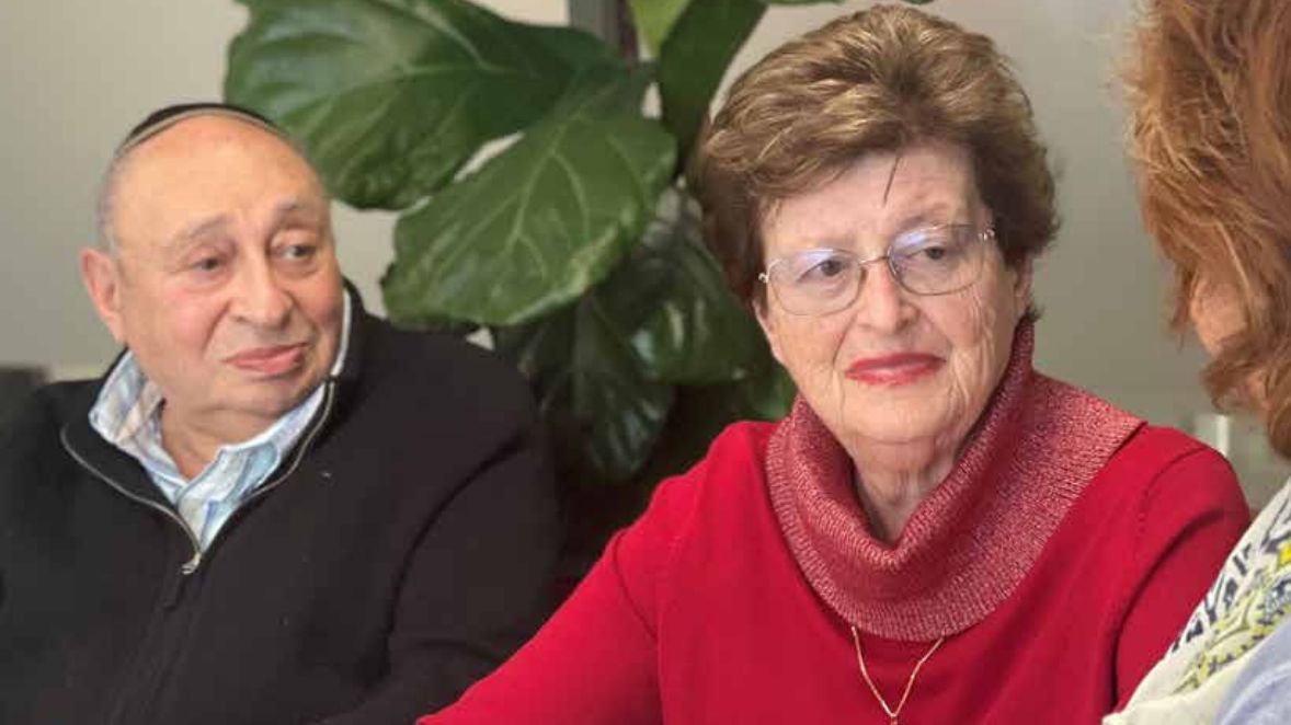 Mezi oběťmi útoku na Bondi Beach byl i přeživší holokaustu. Chránil život své ženy