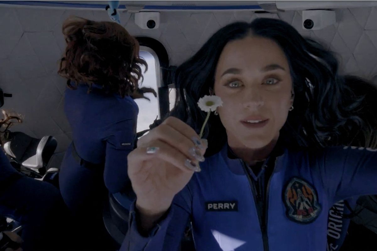 Pět hvězd pop music, o kterých se v roce 2025 nepsalo kvůli hudbě.