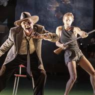 Daniela Špinar a Tomáš Dalecký v inscenaci The Black Rider v Divadle Komedie