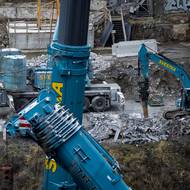 Většinu materiálu se firmy, které rekonstrukci obstarávají, chystají znovu použít. 