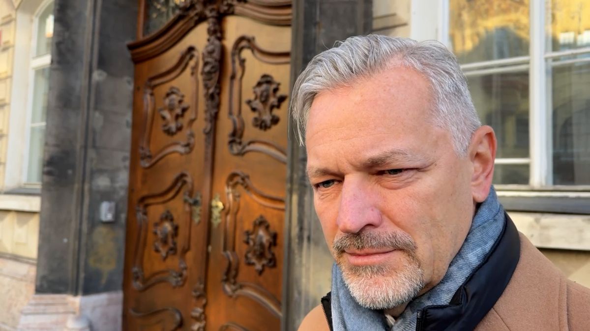 Vémolův obhájce: Vytáhli ho z auta obličejem na špinavou silnici