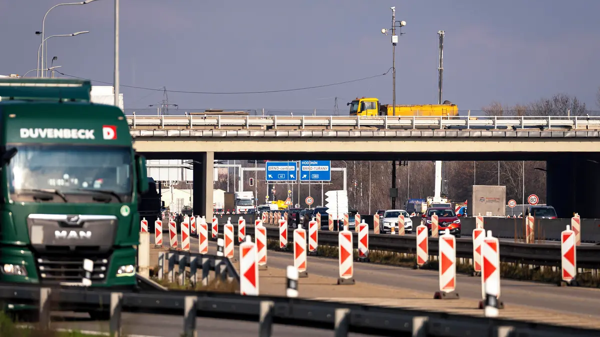 Konflikt dvou řidičů zastavil dálnici D2 u Brna