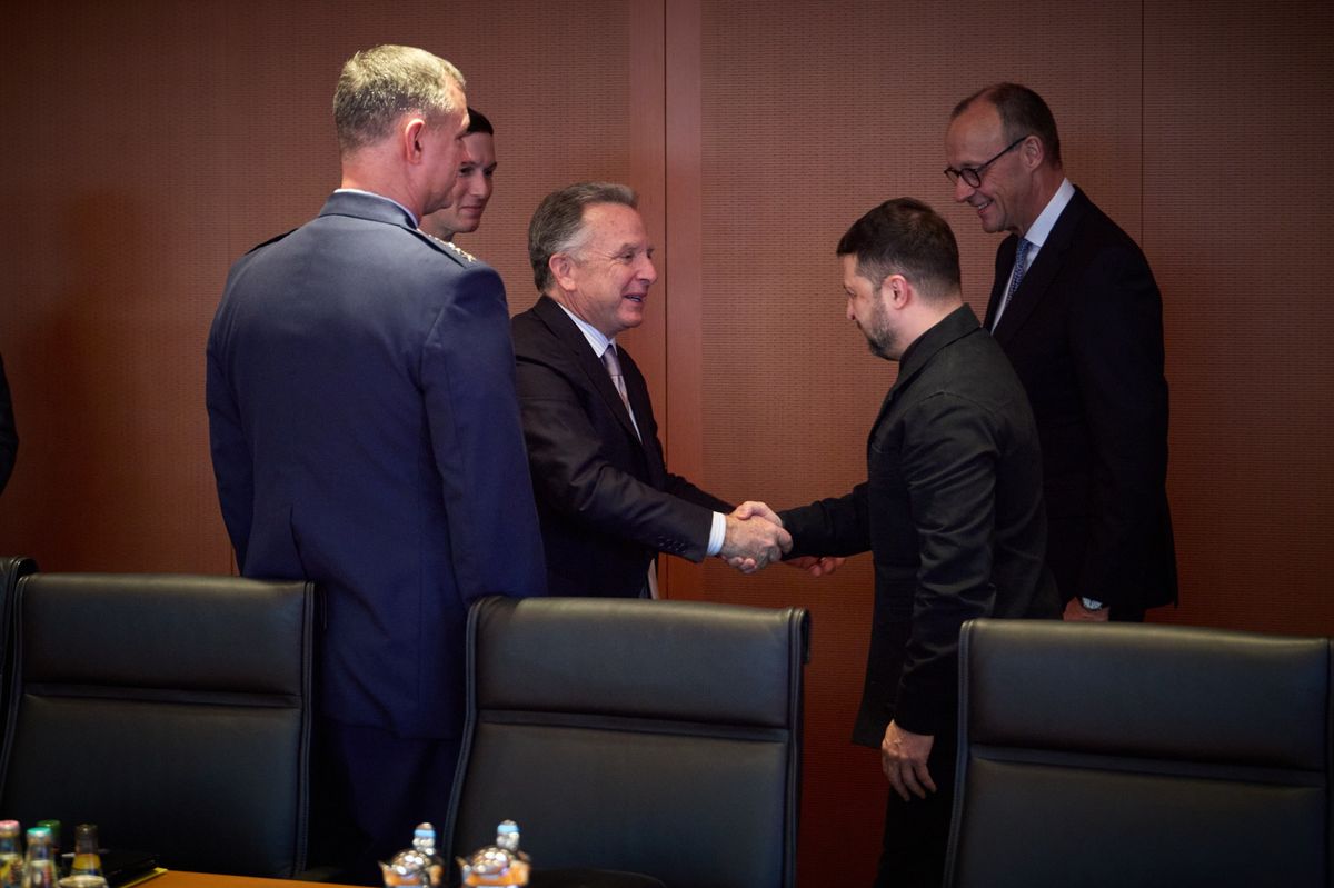 Zelenskyj v Berlíně jednal s Američany. Pokračovat budou v pondělí