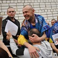 O to dojemnější však byla šťastná shledání. 23. května 2025.