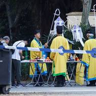 Nedaleko probíhají i náboženské obřady. 