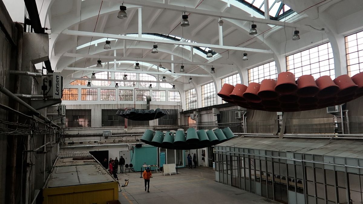 Skleněné puzzle. Rekonstrukce plzeňského centra Depo začala neskutečnou piplačkou